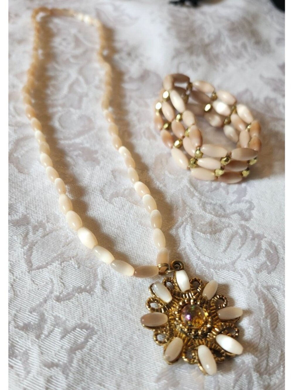 Vintage Moonglow Bead Necklace & Bracelet Set With Gold-Tone Floral Pendant Acce - Picture 8 of 8